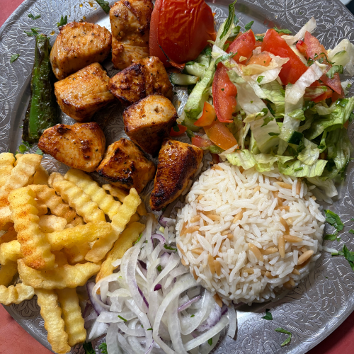 Kippenbrochette schotel