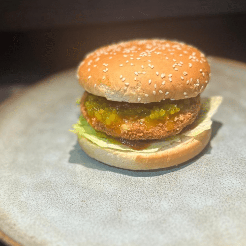 Veggie nacho burger