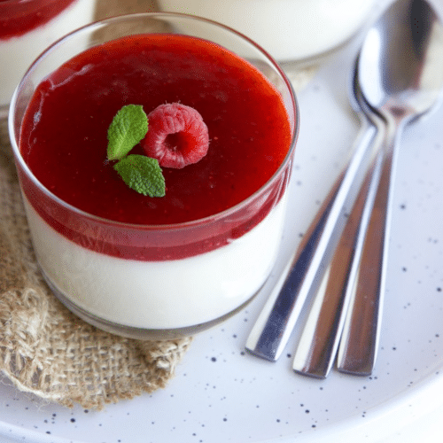 Pannacotta met aardbeien