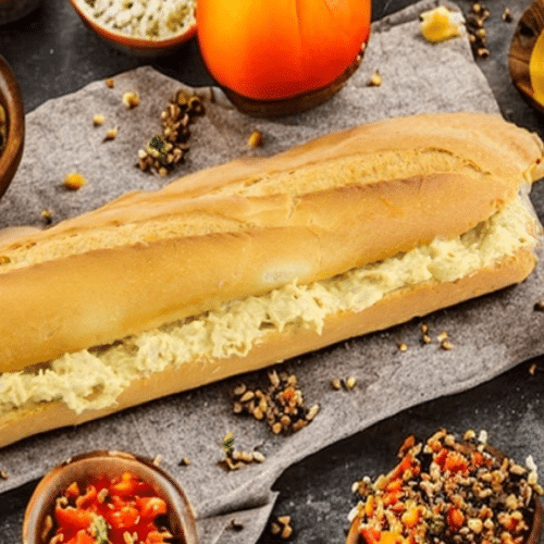 Groot broodje kipsla