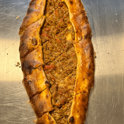 Pide Kiymali (met kaas)
