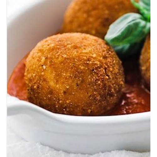 Arancini with tomatosauce