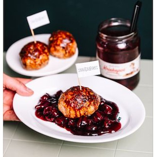 Bouletje (cold meatball) with kriekenpot