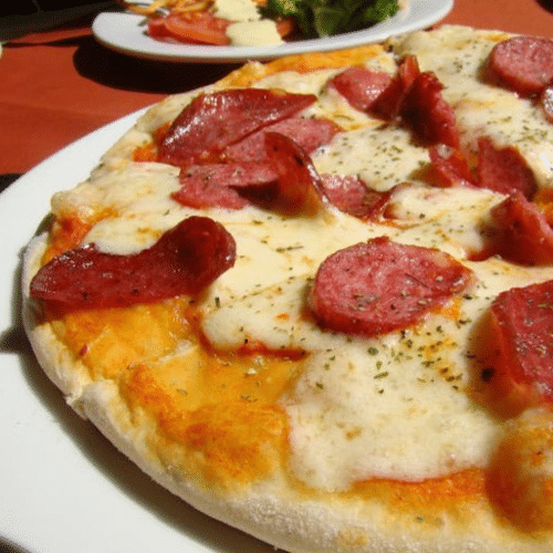 Pizza salami large