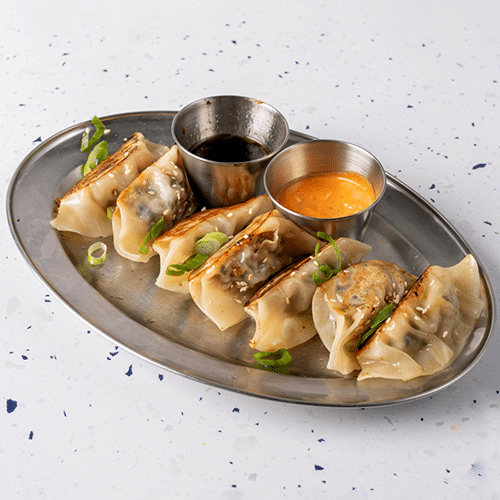 Pan-fried dumplings chicken