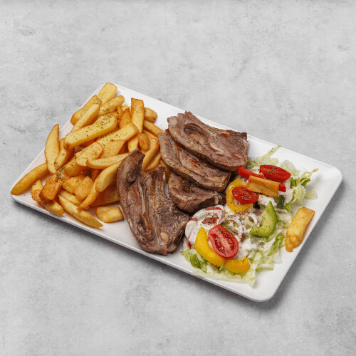 Plat cote d'agneaux frite salade papou