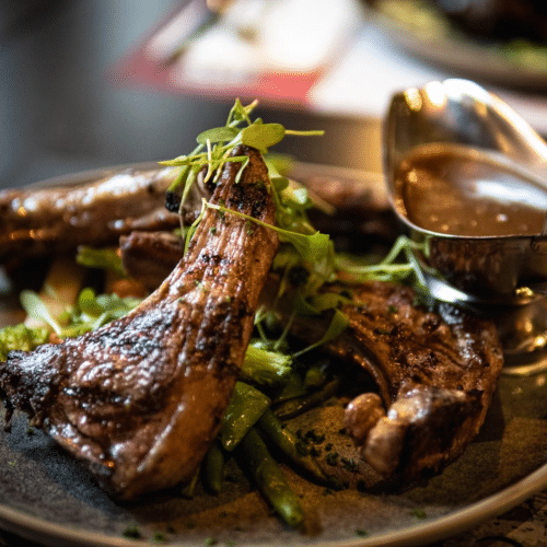 Lamskoteletten met gebakken groenten