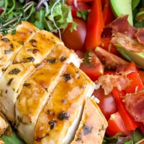 Salade met gegrilde kip