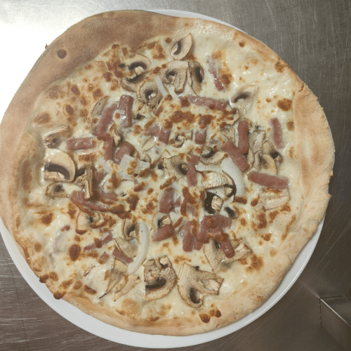 Pizza creamy bacon
