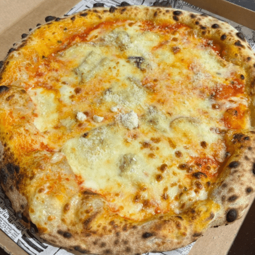 Pizza 4 formaggi