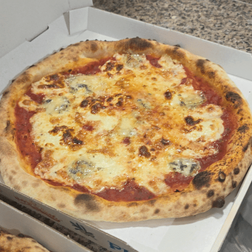 Pizza quattro formaggi