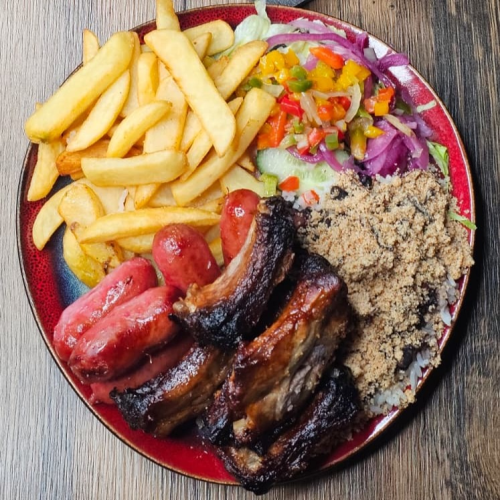 Gegrilde varkensribbetjes & Braziliaanse worst
