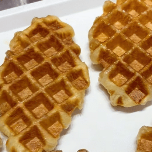 Croissant wafel bloemsuiker