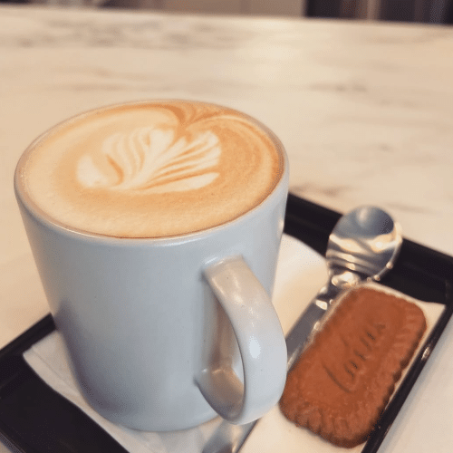 Latte hazelnoot macchiato