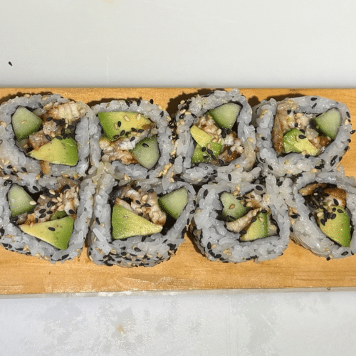 In/out unagi avocado komkommer