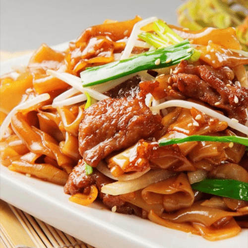 Roergebakken rijstnoedels met rundvlees