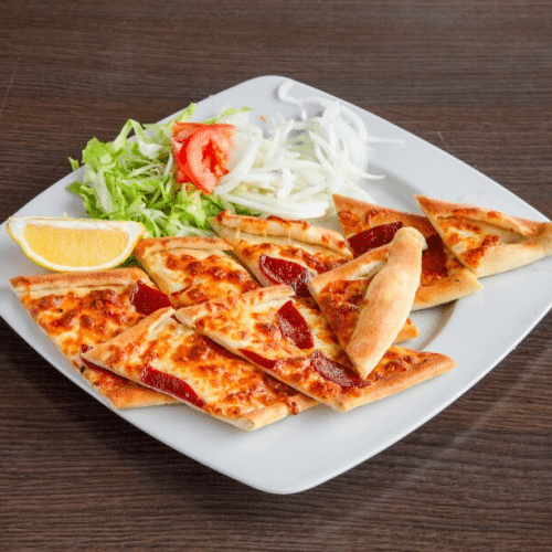 Kiymali kasarli pide (klein)