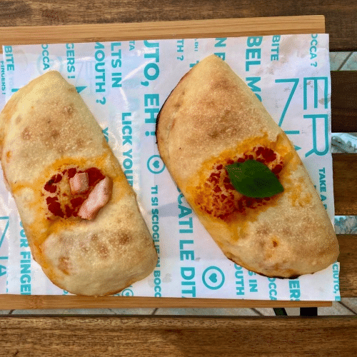 Panzerotto tomate et mozzarella fior di latte
