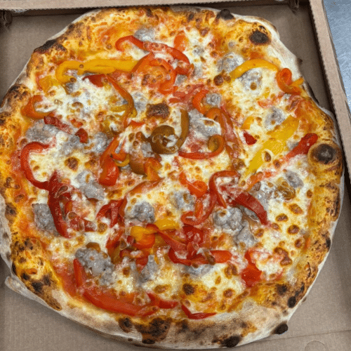 Pizza salsiccia e peperoni