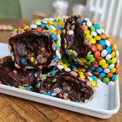 Turks fruit met amandelen en chocolade