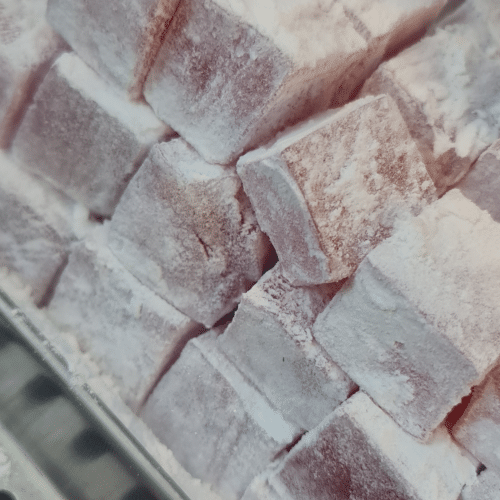 Turks fruit met roze (Güllü Lokum)