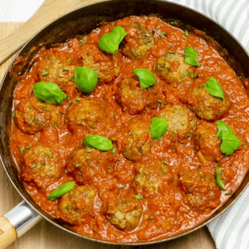 Balletjes in de tomatensaus met penne pasta