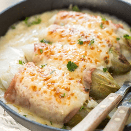 Hespenrolletjes met witloof in de kaassaus en puree