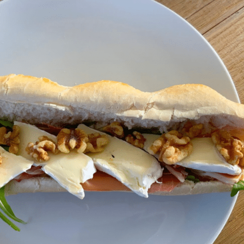 Broodje brie noten honing