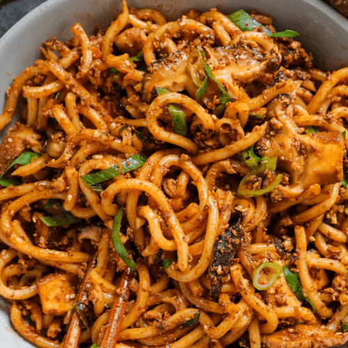 Chili garlic udon lamsvlees