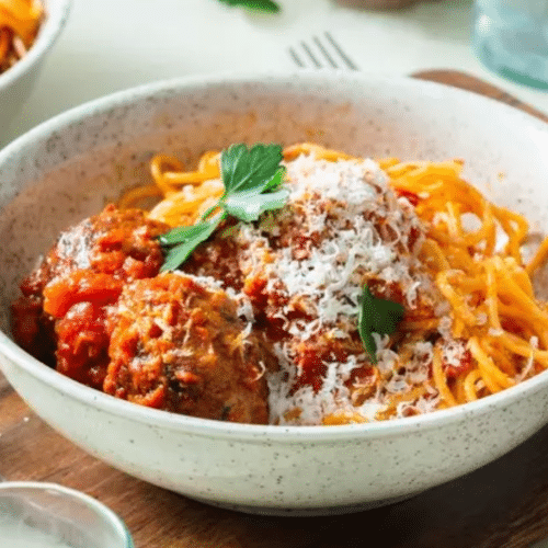 Kids spaghetti met balletjes tomatensaus