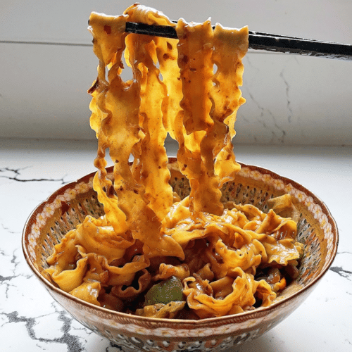 Knife noodles crispy chili met gehakt