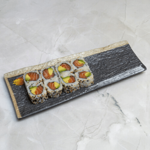 Saumon avocat avec sésame mixte
