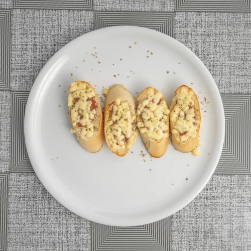 Lookbroodje met salami en kaas 4 stuks