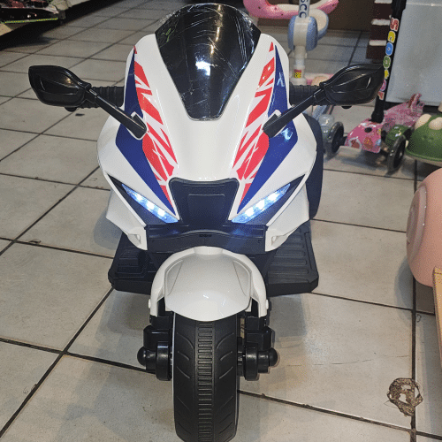 Moto avec chargé