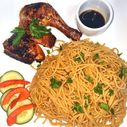 Gegrilde kip en bami 1 caribbean pittige saus