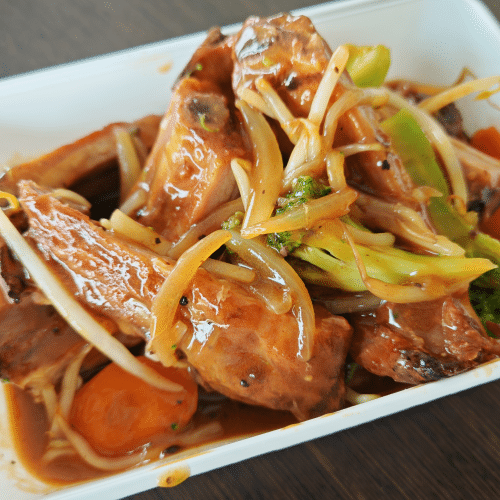 Ribbetjes met zwarte peper saus