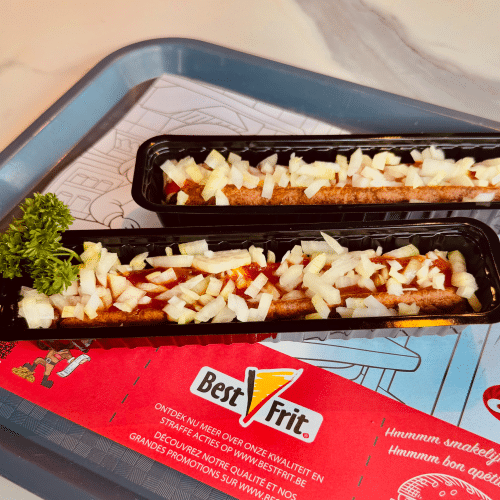 Frikandel special ketchup tomaat