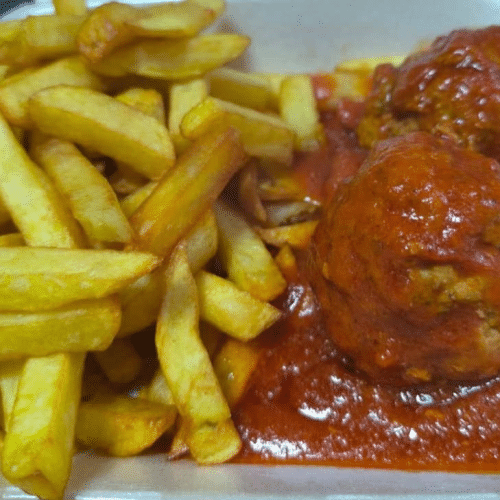 Assiette boulettes sauce tomate