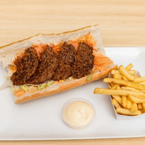 Sandwich kefta piquant adana