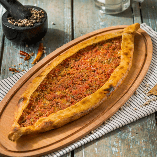 Turkse Pide gehakt met groenten 40cm