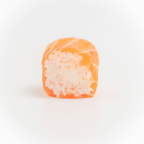 Special roll saumon roll cheese avocat