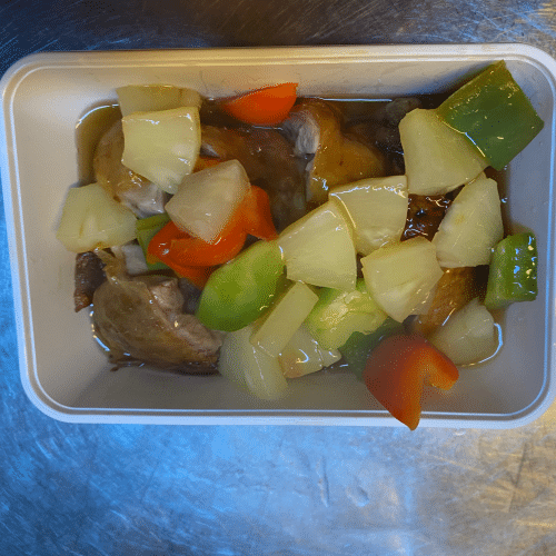 Pekingeend met ananas en zoetzure saus