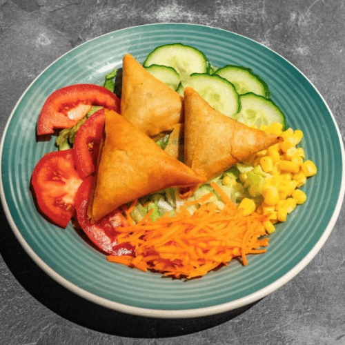 Salade samosa au poulet