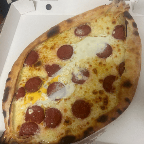 Pide Sucuk mit Ei (gross)