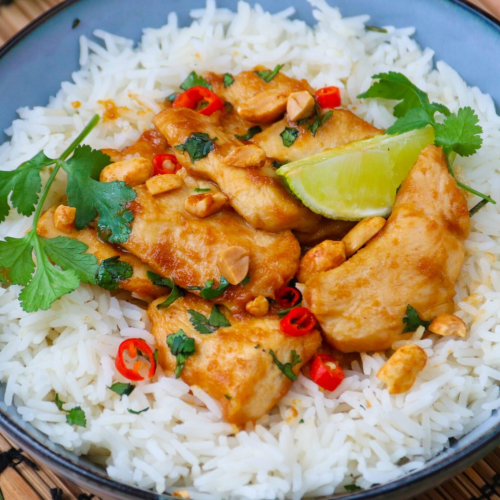 Poulet sauté à la sauce saté
