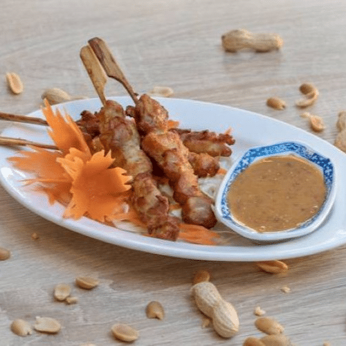 Chicken Satay with Peanutsauce (4 Stück)