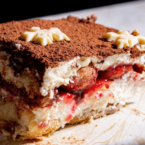 Hausgemachtes Himbeere Tiramisu