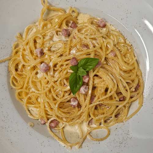 Pasta Carbonara mit Speckwürfeli