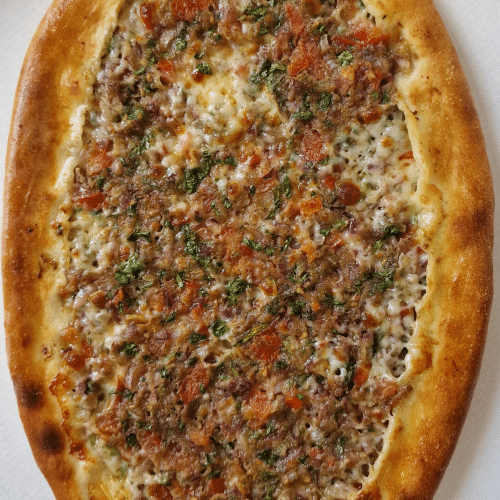 Pide mit Hackfleisch und Ei