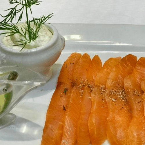 Saumon d'Écosse Label Rouge fumé au bois de hêtre par la Maison Lucas à Carouge